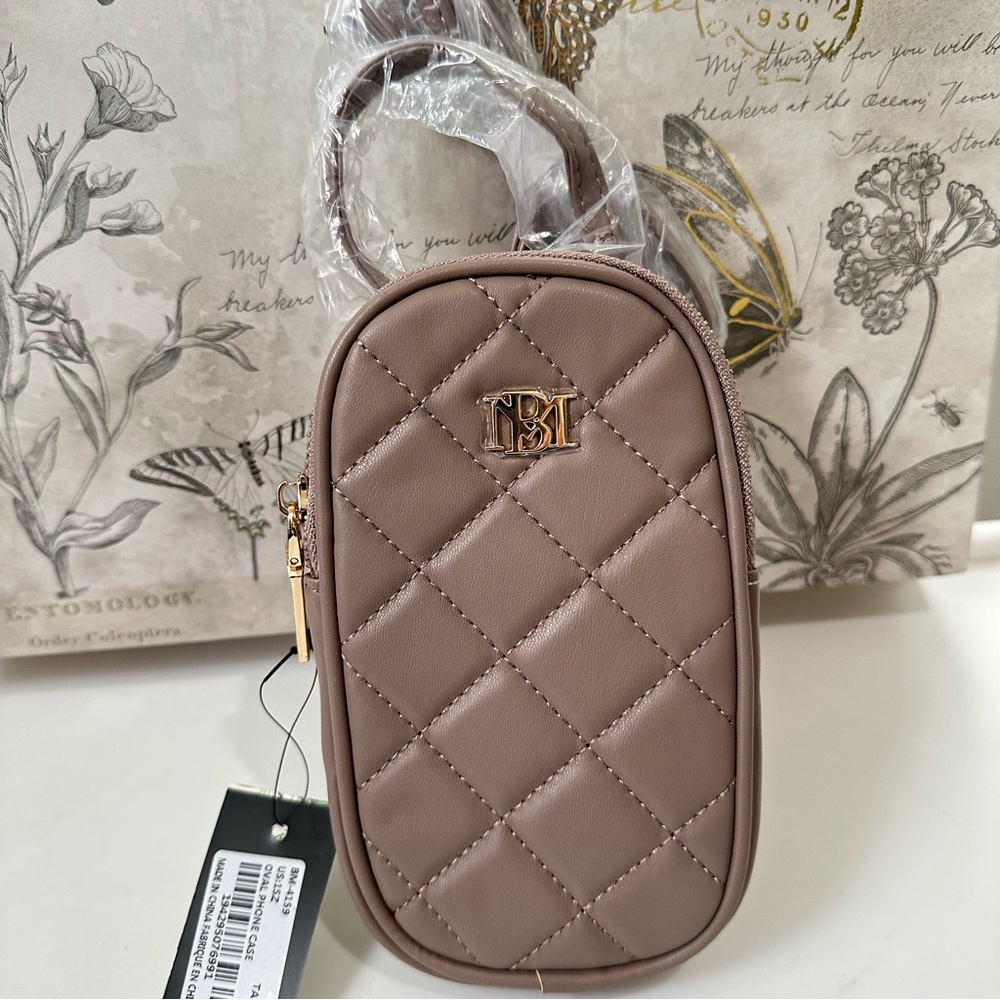 Badgley Mischka Oval Quilted Crossbody Phone Bag Tan & Gold